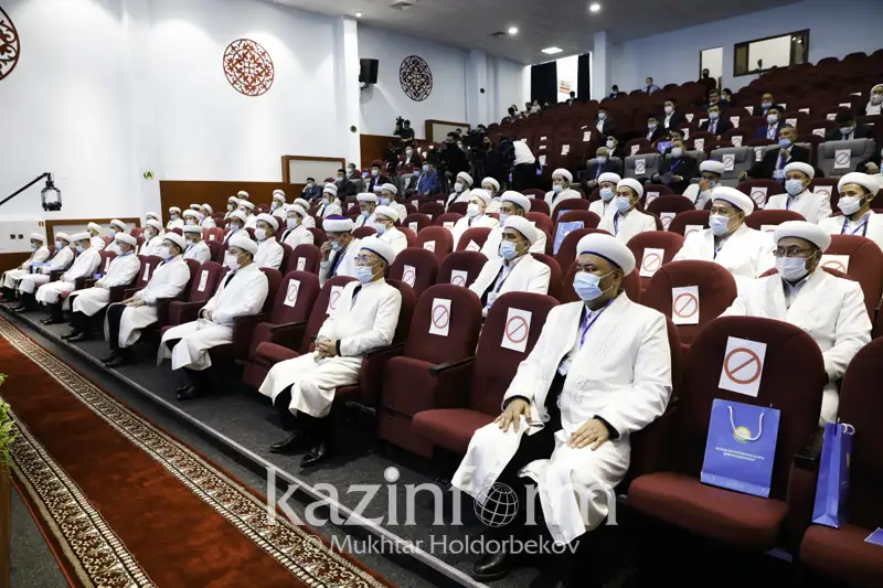 Elimizde musylmandyq dinı rásimderge qatysty jańa qujat qabyldandy