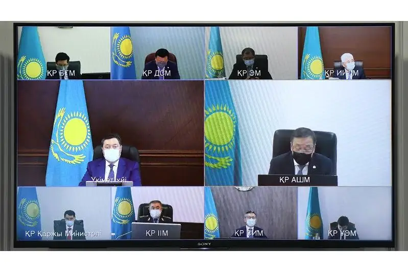 Saparhan Omarov kartop egistikteri boıynsha jumysy nashar óńirlerdi aıtty