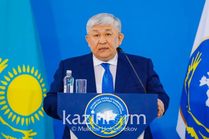 Qyrymbek Kósherbaev: Dostyq úıleri memlekettik tildi damytýǵa atsalysatyn bolady