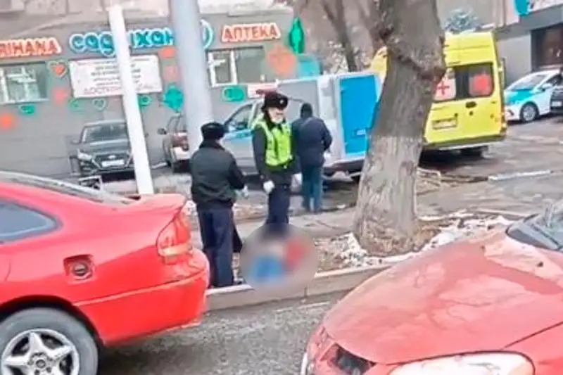 Алматыда көшенің ортасында адамның мүрдесі табылды