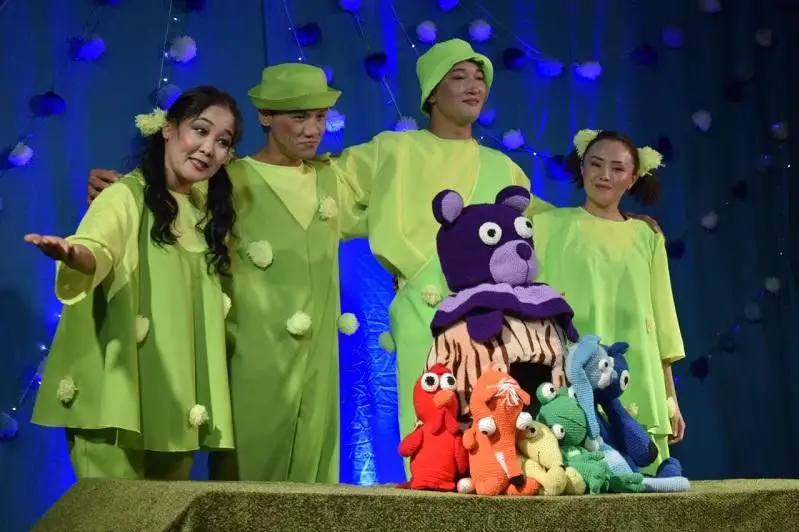 Almaty memlekettik qýyrshaq teatry balalarǵa bazarlyq usynady