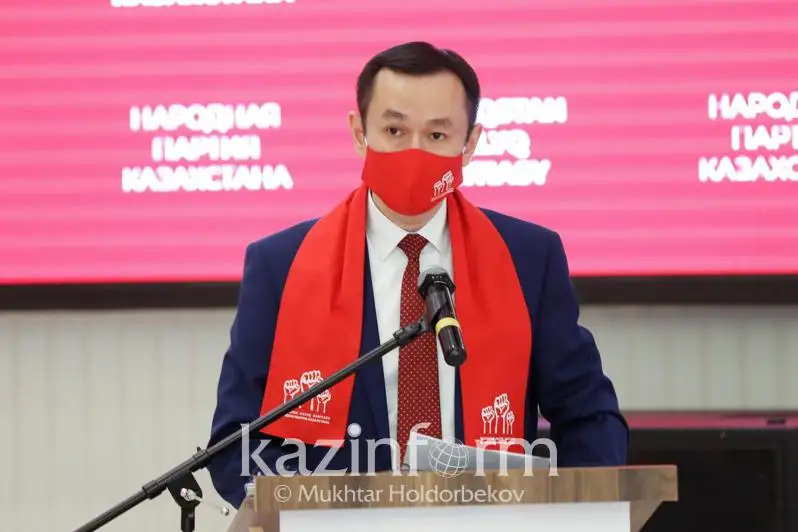 Qazaqstan Halyq partııasynyń basshysy baspasóz máslıhatyn ótkizdi