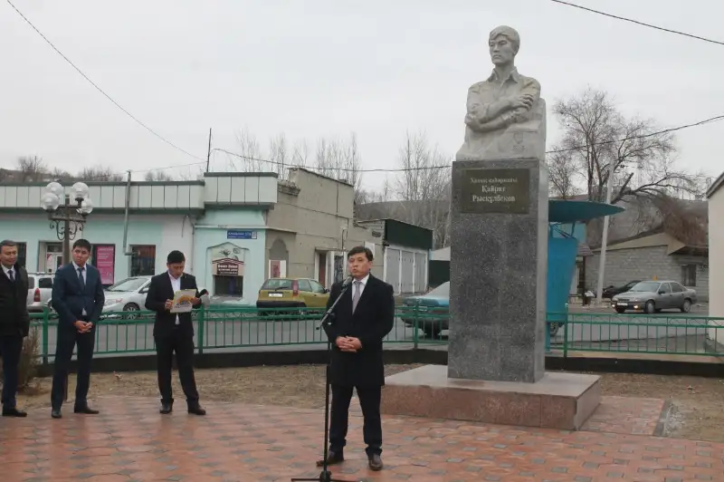 Поэтический вечер провели нуротановцы в Кентау накануне Дня Независимости