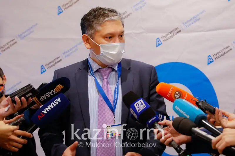 Ashyq qosymshasy úshin elorda áýejaıynda janjal shyǵarǵan aıypty sotqa berilmek