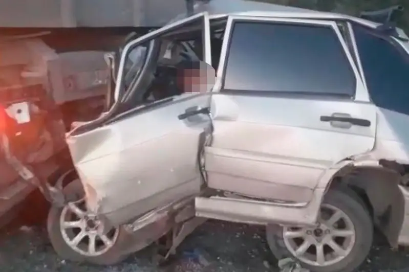 Qostanaıda júk kóligin soqqan júrgizýshi mert boldy