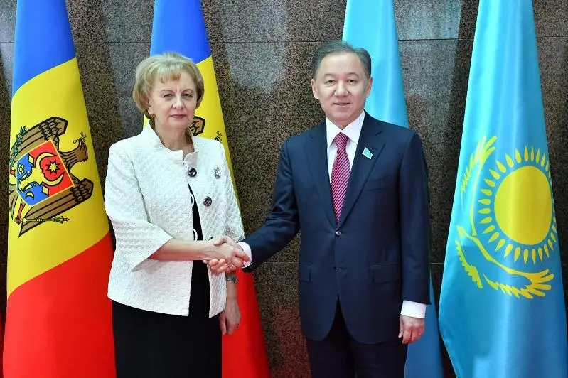 Májilis tóraǵasy Moldova jáne Aýǵanstan delegatsııalarymen kezdesti