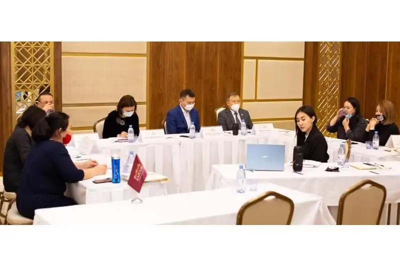 Елордада лингвистерді даярлау мәселесі талқыланды