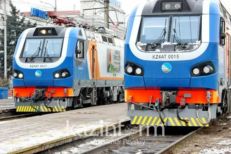 Мемлекет басшысы теміржол көлігіне қатысты заңға қол қойды