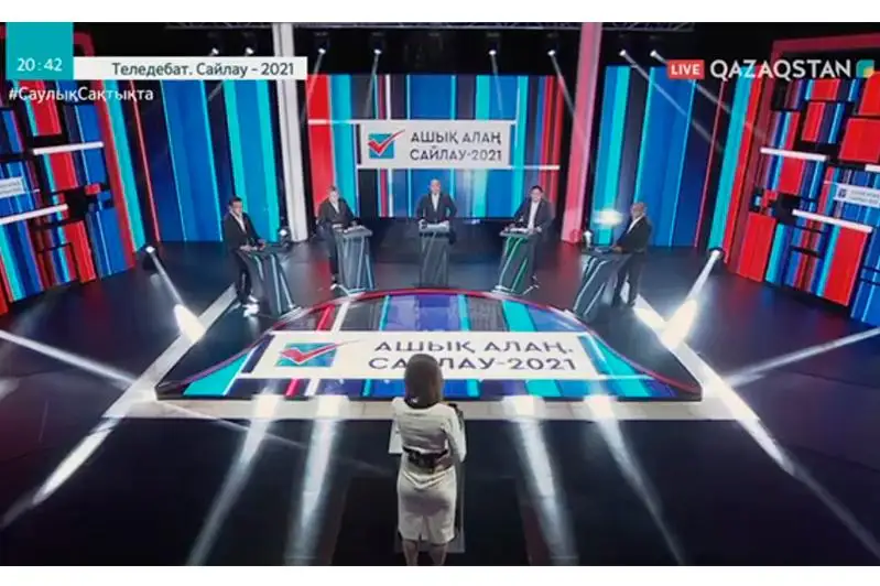 Saılaý: Bes saıası partııanyń músheleri teledebat ótkizdi