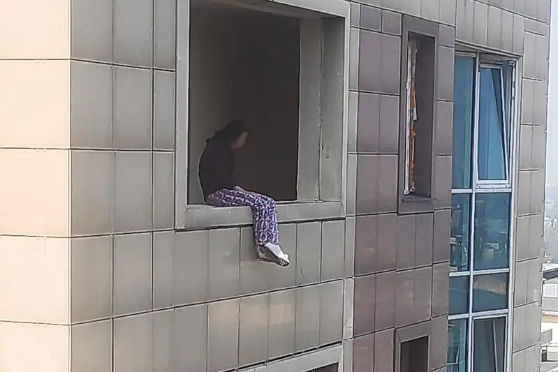 Almatyda jas ana 20-qabattan sekirmek boldy