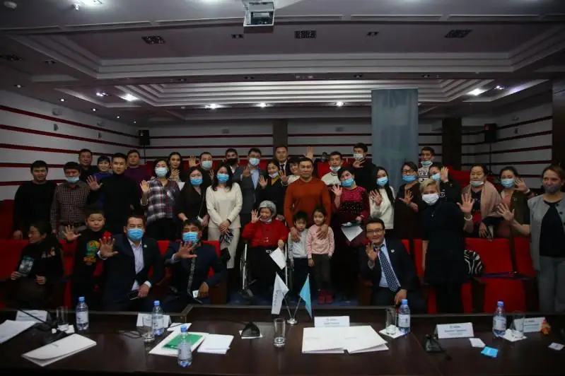 «ADAL»  partııasynan depýtattyqqa kandıdattar  Qostanaı turǵyndarymen kezdesti