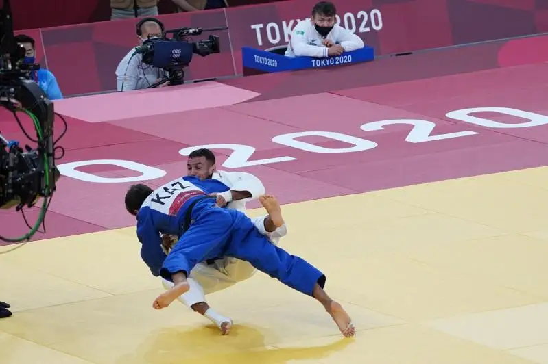 Erlan Serikjanov Tokıo Olımpıadasynyń ekinshi aınalymynda jeńilip qaldy