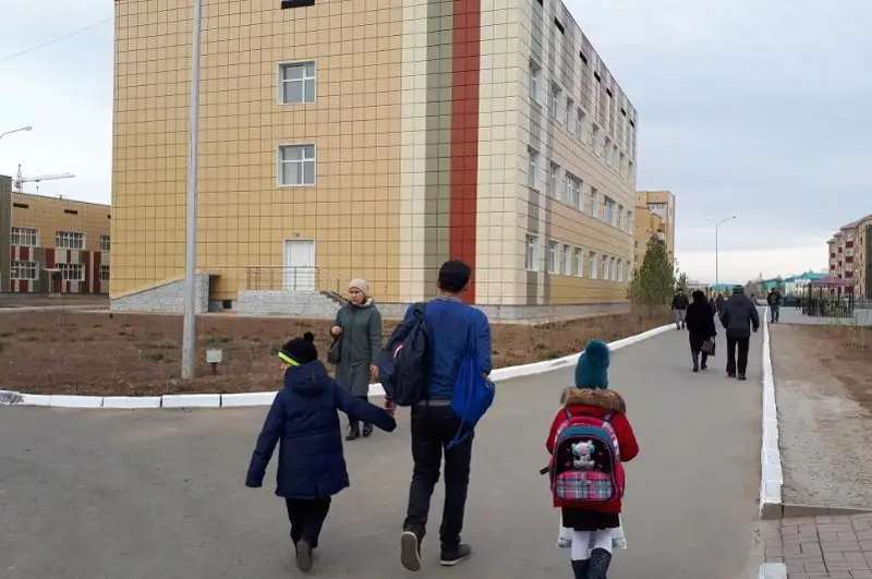 Aqtóbe: Úsh aýysymdy mektep máselesin sheshý úshin qosymsha ǵımarattar salynady