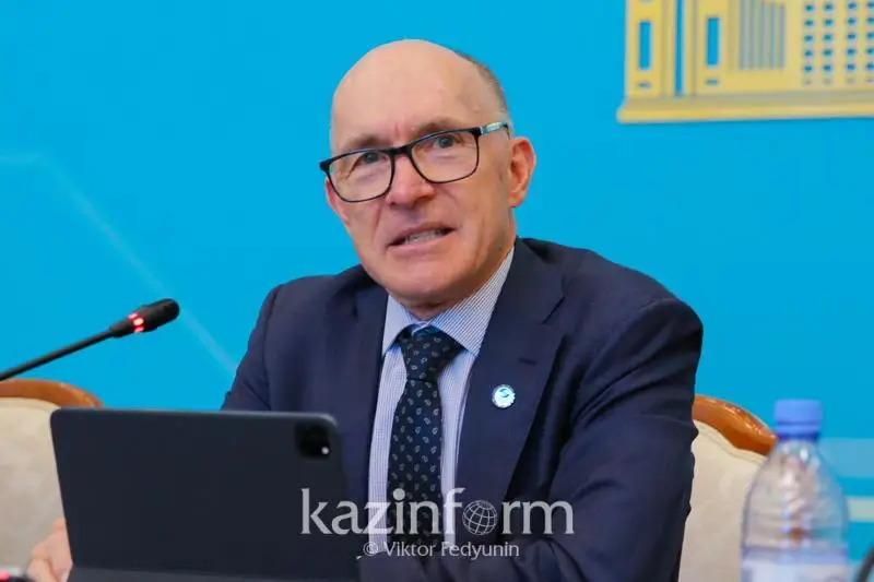 ıAdrolyq qarýsyzdanýda Qazaqstannyń kóshbasshylyǵy barsha álemge áser etti - Robert Floıd