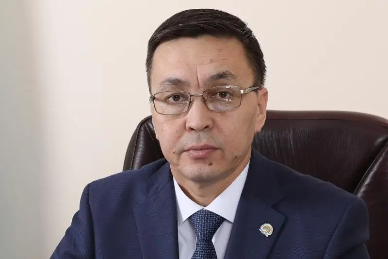 Oral qalasynyń ákimi óziniń jalaqysyn jarııa etti