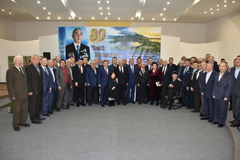 Kókshetaýda kórnekti qoǵam qaıratkeriniń qurmetine memorıaldyq taqta ornatyldy