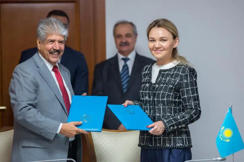 Elordada Bahreın ınvestıtsııasyna jańa mektep salynady