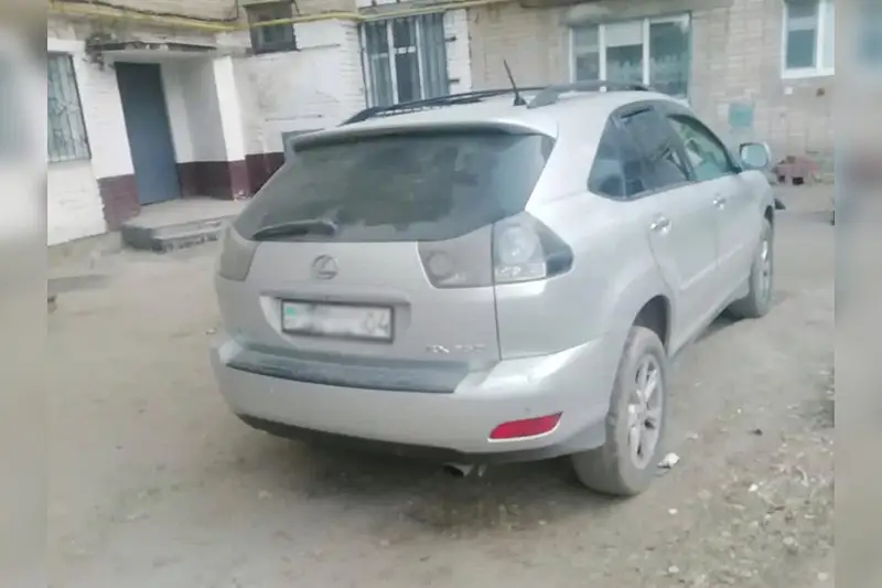 Aqtóbelik kóliginiń ishine benzın quıyp, ózin-ózi órtemek boldy