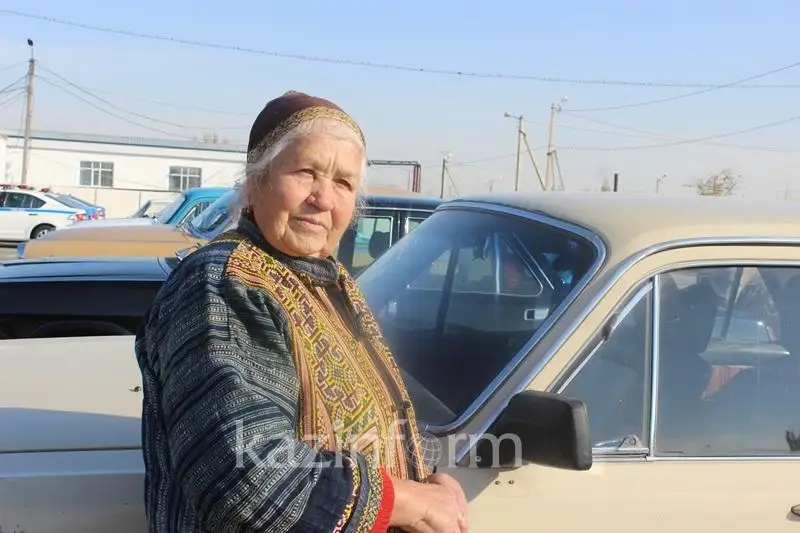 Tarazda 85 jastaǵy júrgizýshi ájeı 60 jylda bir de bir ret jol erejesin buzbaǵan