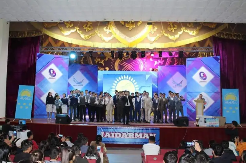 Keles aýdanynda «Jaıdarman» kóńildi tapqyrlar saıysy bolyp ótti