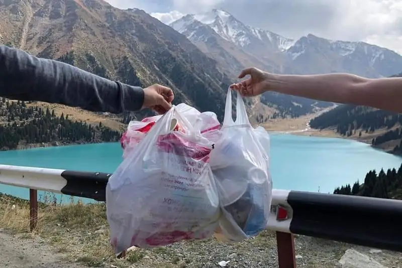 Josaly kóli men Medeý qoqys tastaıtyn orynǵa aınalyp barady -  Prezıdent