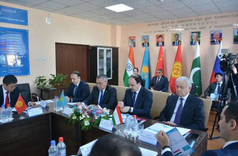 Казахстан занимает второе место среди торговых партнеров Таджикистана - Валихан Туреханов