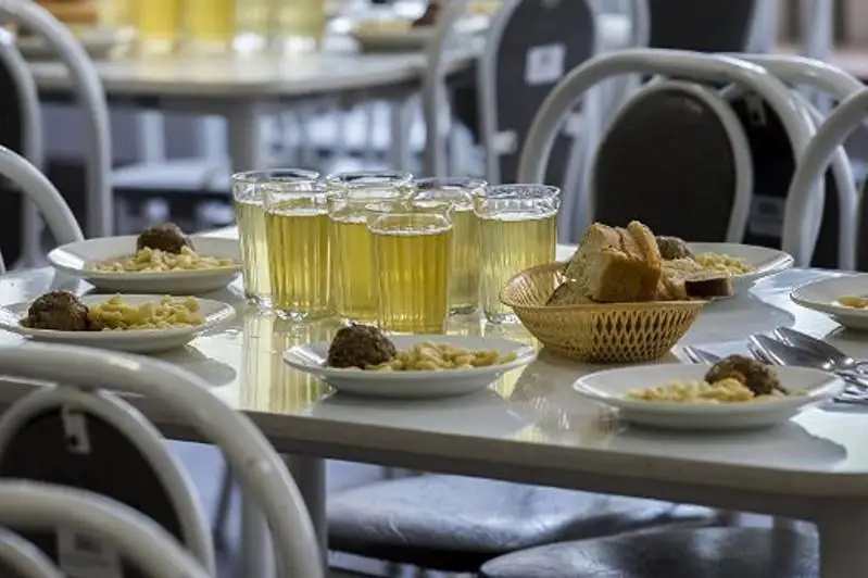 Pavlodarda  6 bala tamaqtan ýlanyp qaldy