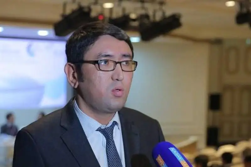AQSh Ortalyq Azııa boıynsha jańa strategııa usynýy múmkin – saıasattanýshy