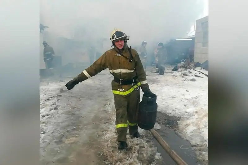 В Костанае при пожаре эвакуировали три газовых баллона
