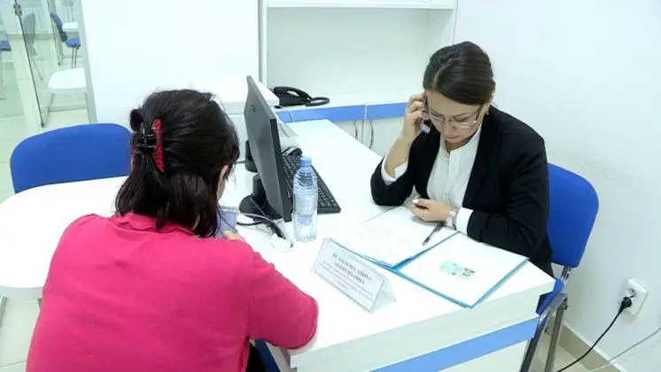 Shymkentte Nur Otan partııasynyń qalalyq fılıalynda ashyq esik kúni ótti