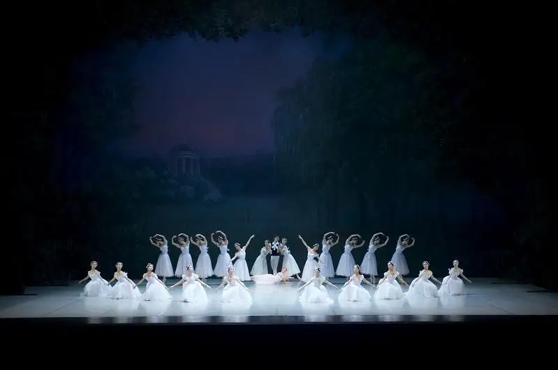 «Astana Opera» teatry elorda kúnine merekelik baǵdarlama ázirlep jatyr