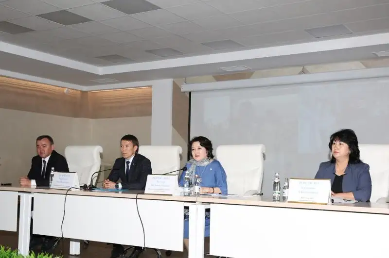 Mádenıet qyzmetkerleriniń jalaqysyn kóterý úshin Úkimet qaýlysy ázirlendi - mınıstr