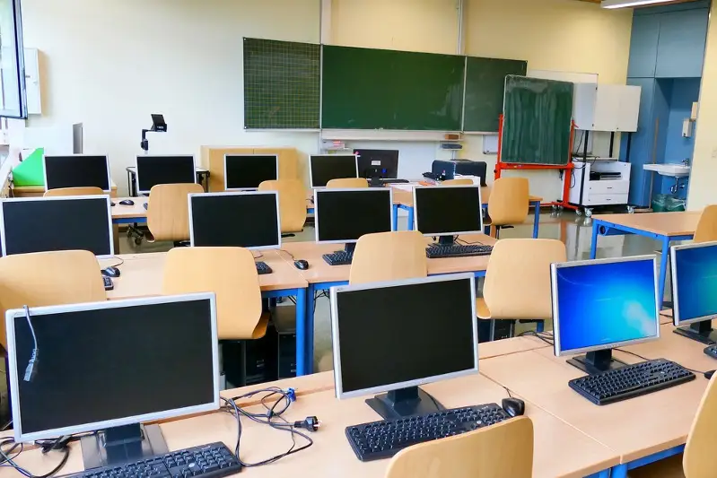Oblys mektepterindegi kompıýterler tolyǵymen jańartyldy - Jeńis Qasymbek