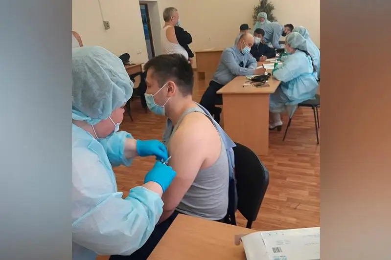 Aqtóbede polıtsııa qyzmetkerleriniń 90% vaktsına aldy