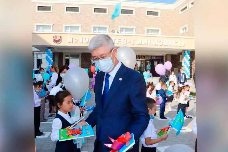 Aqtaýdaǵy jańa mektepte 17 birinshi synyp ashyldy