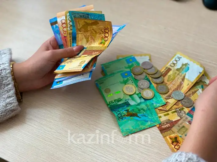 Qostanaıda pandemııa kezinde tabysyn joǵaltqan turǵyndarǵa qarjylaı kómek berildi