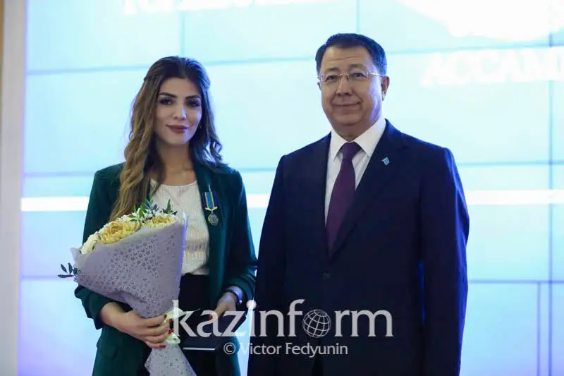 Elordada Qazaqstan halqy Assambleıasynyń qoǵamdyq jáne memlekettik nagradalarymen marapattaý rásimi ótti