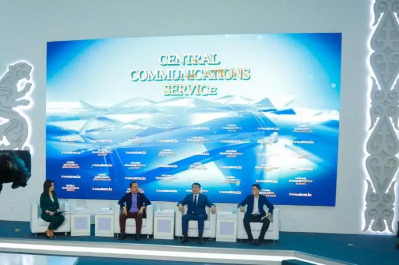 Qazaqstannyń pikirsaıys federatsııasy debatqa arnalǵan mobıldi qosymsha qurdy