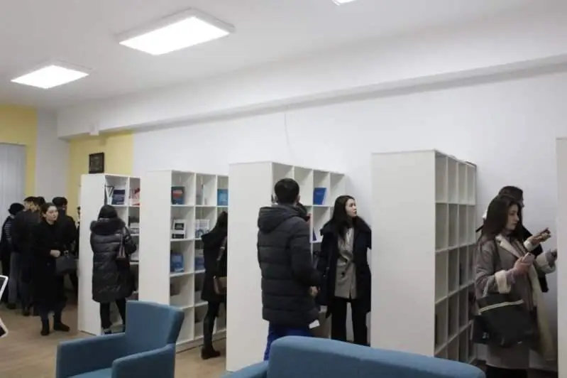 Memlekettik qyzmet departamentinde «Ashyq esik kúni» ótti