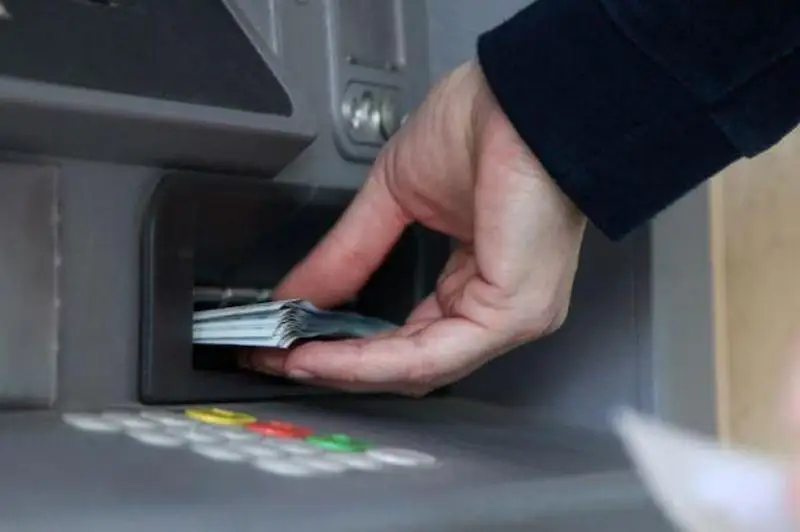 Qazaqstanda qansha bankomat bar