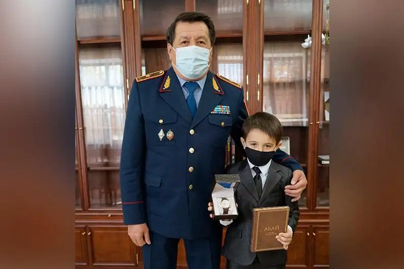Jambyl oblysynyń bas polıtseıi 10 jasar balanyń armanyn oryndady