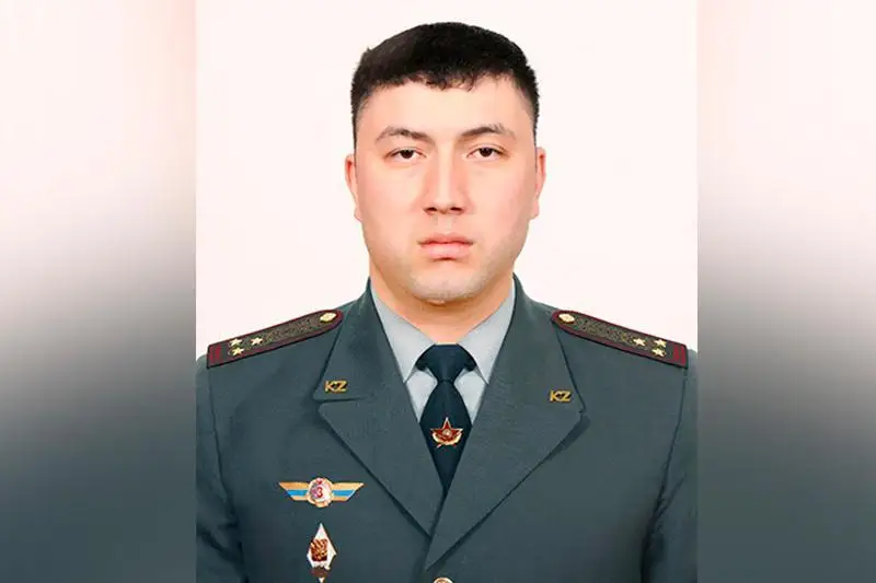 Ulttyq ulan leıtenanty Almatyda qurysý sındromy bar egde jastaǵy er adamdy qutqardy