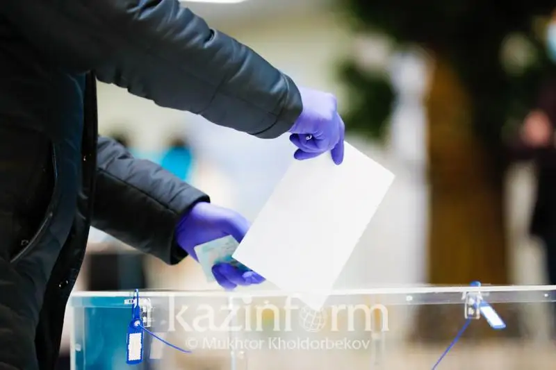 «Bárine qarsymyn»: Saılaý bıýlletenin ózgertýge qatysty maman pikiri