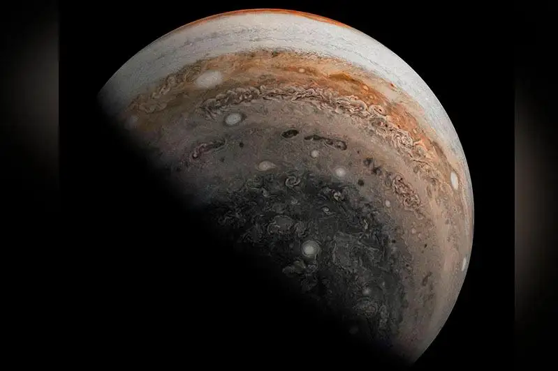 NASA apparaty ıÝpıterdiń jańa sýretin jaqynnan túsirdi