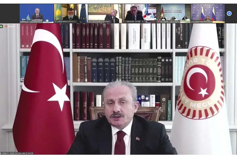Mustafa Shentop: QR Tuńǵysh Prezıdentiniń bastamalary búkil álem úshin mańyzǵa ıe