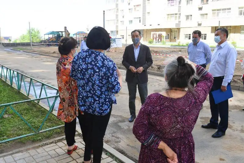 Almaty ákimi Áýezov aýdanynyń ınfraqurylymdyq damý barysymen tanysty