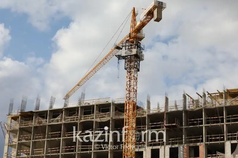 Nurly jer: Almatyda baǵdarlama aıasynda 23 kópqabatty úı salynyp jatyr