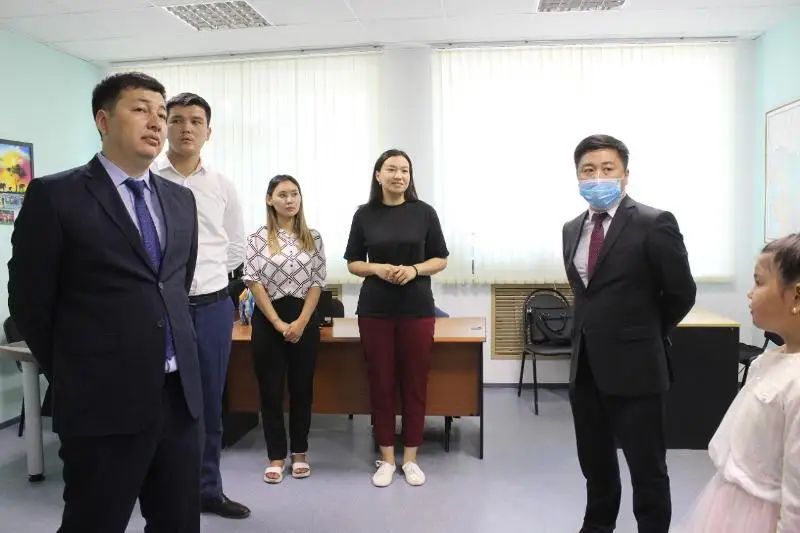 Aqtóbede volonterlerdiń oblystyq front keńsesi ashyldy