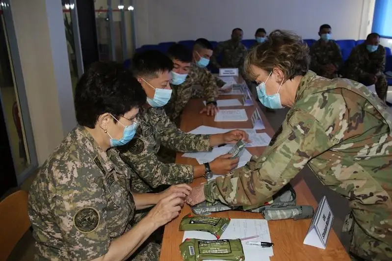 Qazaqstandyq áskerı dárigerler AQSh mamandarymen birge bitimgershilik mıssııaǵa daıyndyq ótkizdi