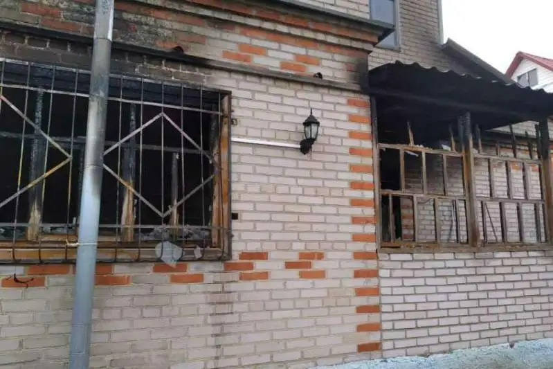 Qostanaı qalasynda turǵyn úı órtenip ketti